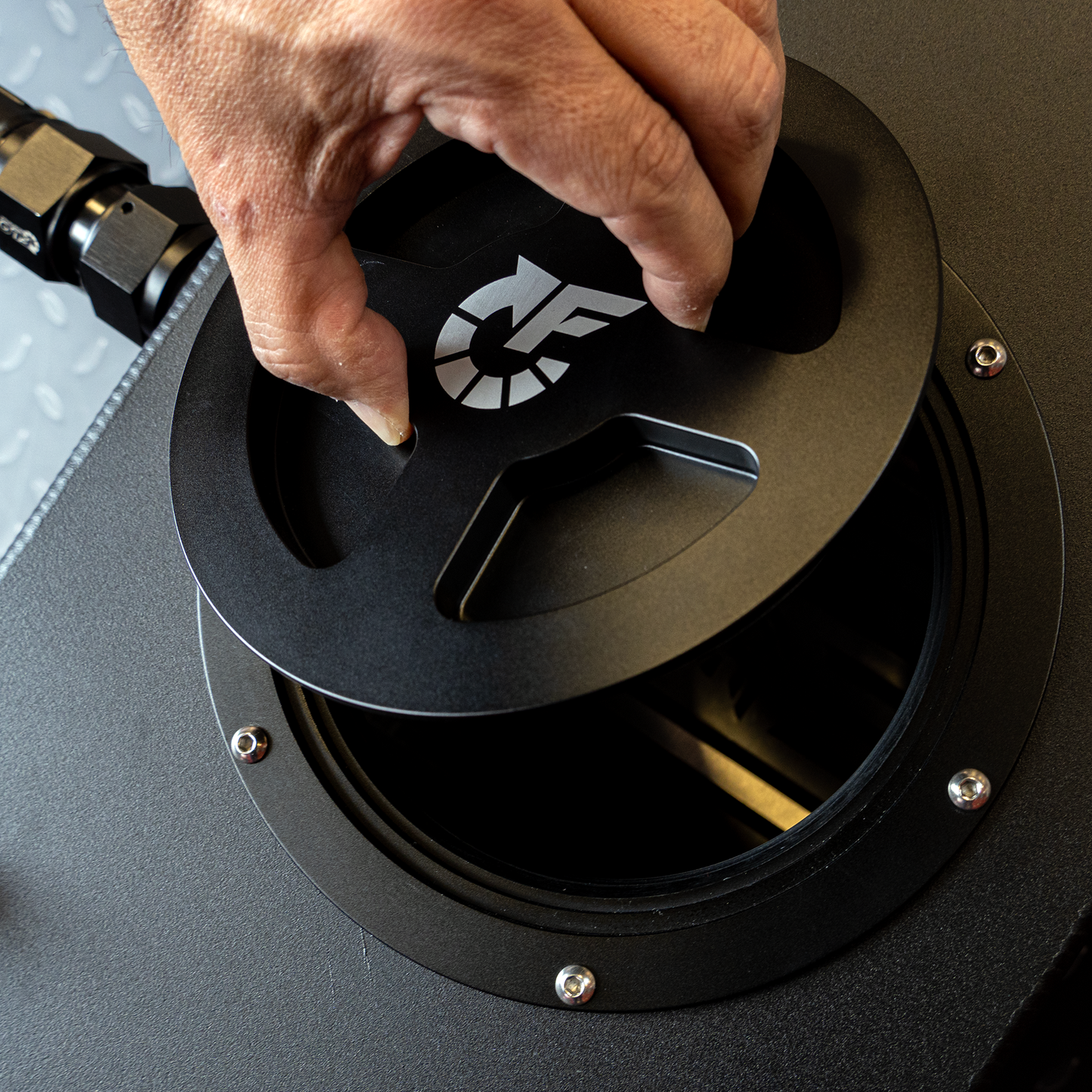 6" Low Profile Billet Screw in Lid Assembly